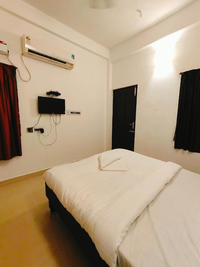 Hotel La Dreamy Residency à Pondichéry Extérieur photo