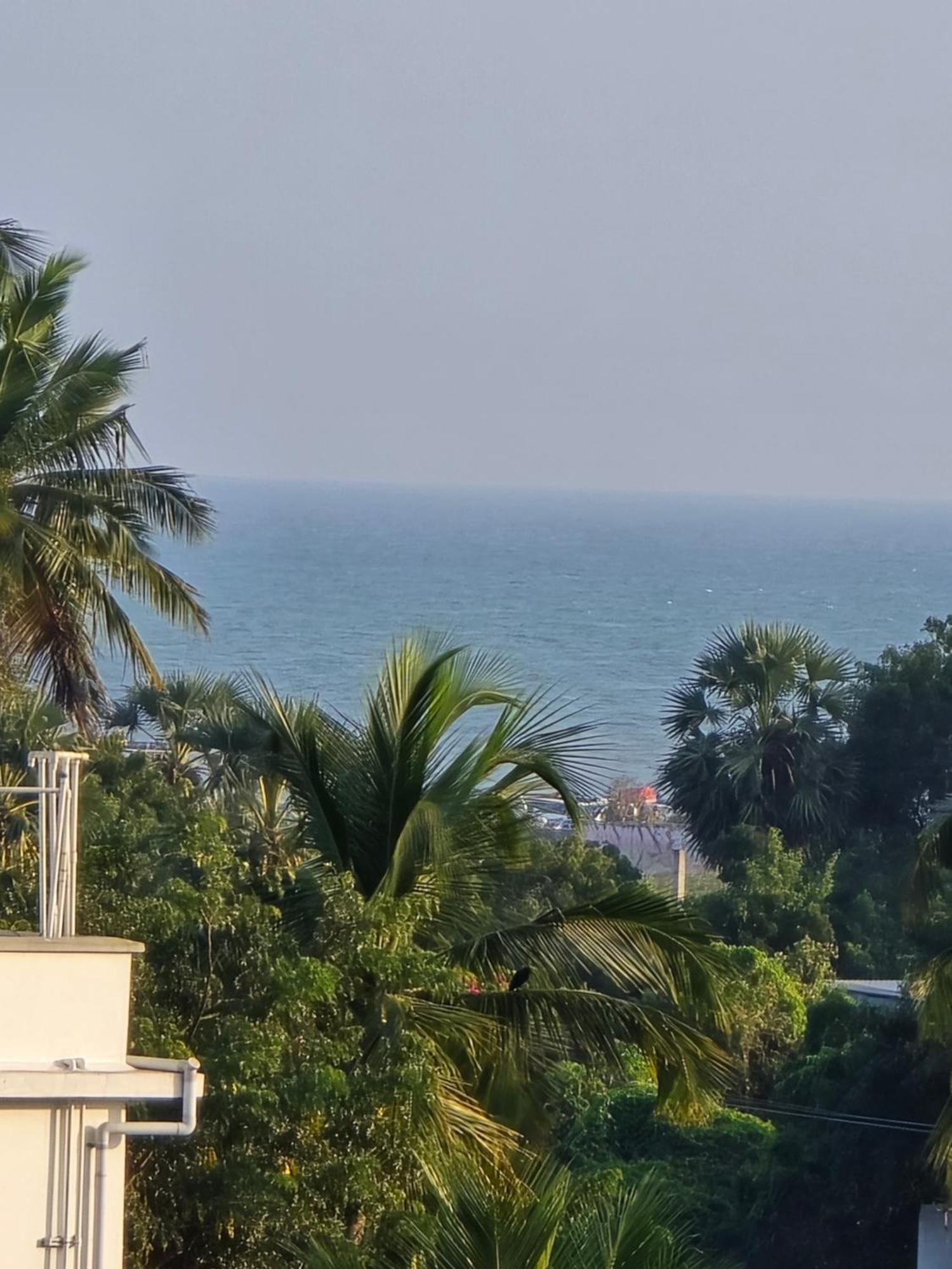 Hotel La Dreamy Residency à Pondichéry Extérieur photo